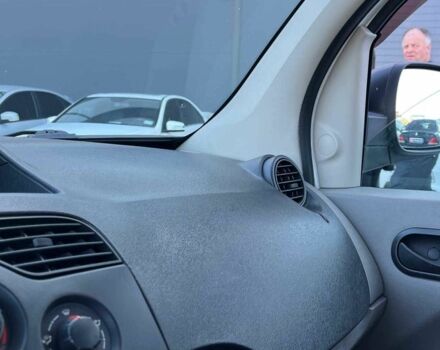 Белый Рено Кенгу, объемом двигателя 1.5 л и пробегом 301 тыс. км за 6190 $, фото 15 на Automoto.ua