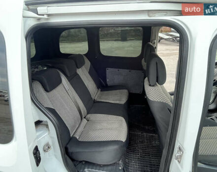 Белый Рено Кенгу, объемом двигателя 1.46 л и пробегом 290 тыс. км за 5999 $, фото 28 на Automoto.ua