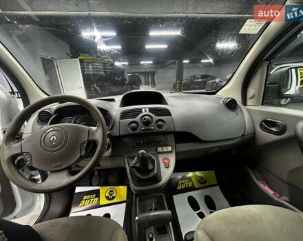 Белый Рено Кенгу, объемом двигателя 1.46 л и пробегом 181 тыс. км за 5500 $, фото 13 на Automoto.ua