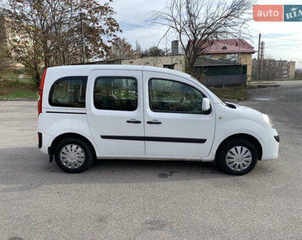 Белый Рено Кенгу, объемом двигателя 1.6 л и пробегом 152 тыс. км за 7100 $, фото 7 на Automoto.ua