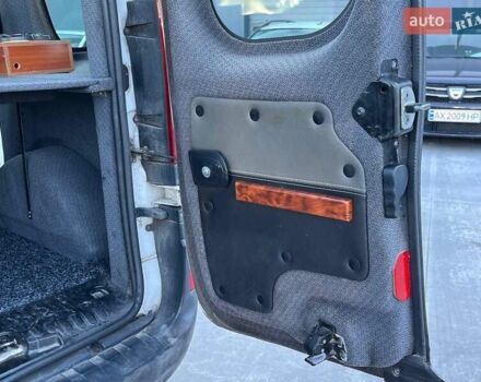 Белый Рено Кенгу, объемом двигателя 1.5 л и пробегом 301 тыс. км за 6290 $, фото 34 на Automoto.ua