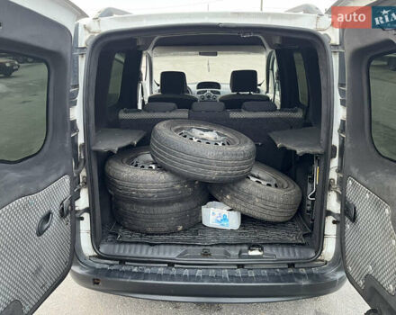 Белый Рено Кенгу, объемом двигателя 1.46 л и пробегом 290 тыс. км за 5999 $, фото 32 на Automoto.ua