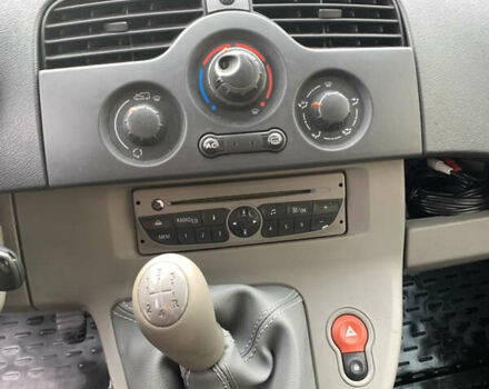 Белый Рено Кенгу, объемом двигателя 1.6 л и пробегом 152 тыс. км за 7100 $, фото 17 на Automoto.ua