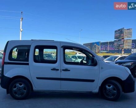 Белый Рено Кенгу, объемом двигателя 1.5 л и пробегом 301 тыс. км за 6290 $, фото 4 на Automoto.ua