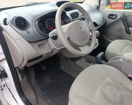 Рено Кенгу 2010 в Полтаве на Automoto.ua Белый Рено Кенгу, объемом двигателя 1.6 л и пробегом 228 тыс. км за 7300 $, фото 8 на Automoto.ua