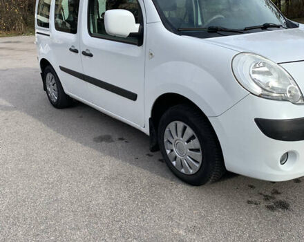 Белый Рено Кенгу, объемом двигателя 1.6 л и пробегом 152 тыс. км за 7100 $, фото 8 на Automoto.ua