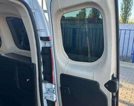 Белый Рено Кенгу, объемом двигателя 1.46 л и пробегом 206 тыс. км за 6599 $, фото 28 на Automoto.ua