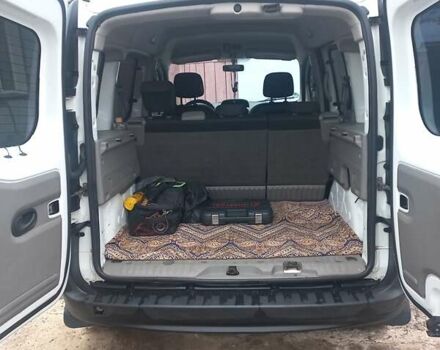 Білий Рено Кєнгу, об'ємом двигуна 1.6 л та пробігом 195 тис. км за 6000 $, фото 5 на Automoto.ua