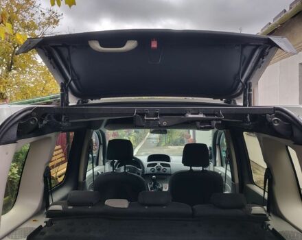 Рено Кєнгу 2010 у Новояворівськ на Automoto.ua Білий Рено Кєнгу, об'ємом двигуна 1.5 л та пробігом 258 тис. км за 6000 $, фото 7 на Automoto.ua