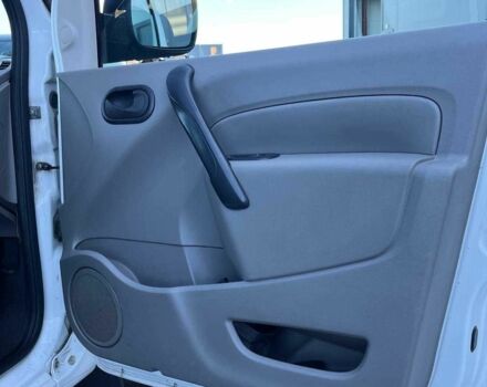 Белый Рено Кенгу, объемом двигателя 1.5 л и пробегом 301 тыс. км за 6190 $, фото 23 на Automoto.ua