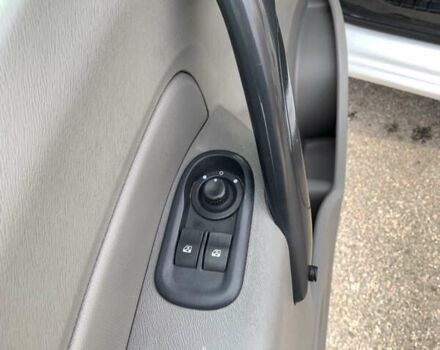 Белый Рено Кенгу, объемом двигателя 1.6 л и пробегом 152 тыс. км за 7100 $, фото 10 на Automoto.ua