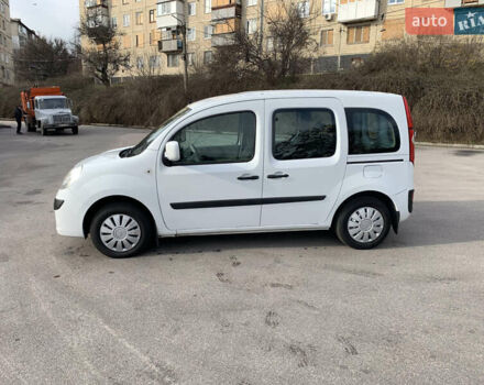 Белый Рено Кенгу, объемом двигателя 1.6 л и пробегом 152 тыс. км за 7100 $, фото 3 на Automoto.ua