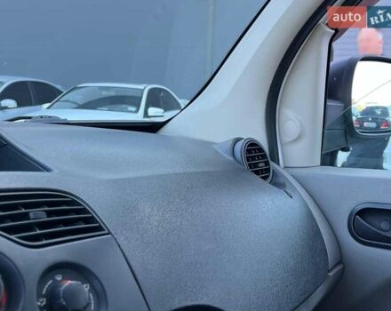 Белый Рено Кенгу, объемом двигателя 1.5 л и пробегом 301 тыс. км за 6290 $, фото 19 на Automoto.ua