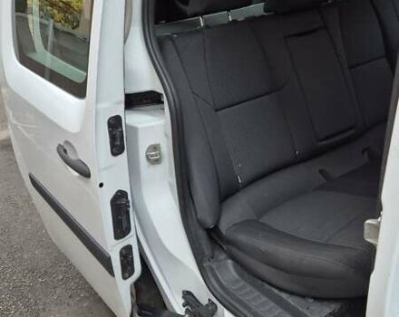 Білий Рено Кєнгу, об'ємом двигуна 1.5 л та пробігом 334 тис. км за 5500 $, фото 5 на Automoto.ua