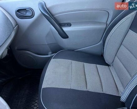 Белый Рено Кенгу, объемом двигателя 1.5 л и пробегом 301 тыс. км за 6290 $, фото 21 на Automoto.ua