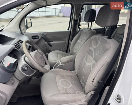 Білий Рено Кєнгу, об'ємом двигуна 1.5 л та пробігом 250 тис. км за 6850 $, фото 12 на Automoto.ua