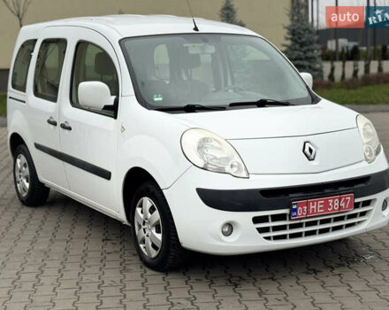 Білий Рено Кєнгу, об'ємом двигуна 1.5 л та пробігом 250 тис. км за 6850 $, фото 1 на Automoto.ua