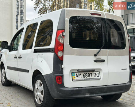 Рено Кенгу 2010 в Львове на Automoto.ua Белый Рено Кенгу, объемом двигателя 1.46 л и пробегом 320 тыс. км за 5500 $, фото 16 на Automoto.ua