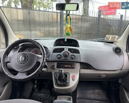 Білий Рено Кєнгу, об'ємом двигуна 1.6 л та пробігом 356 тис. км за 5990 $, фото 12 на Automoto.ua