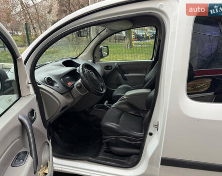Білий Рено Кєнгу, об'ємом двигуна 1.5 л та пробігом 260 тис. км за 4500 $, фото 2 на Automoto.ua