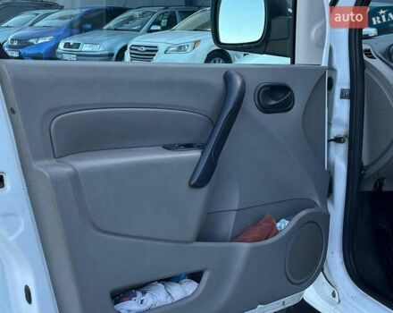 Белый Рено Кенгу, объемом двигателя 1.5 л и пробегом 301 тыс. км за 6290 $, фото 13 на Automoto.ua