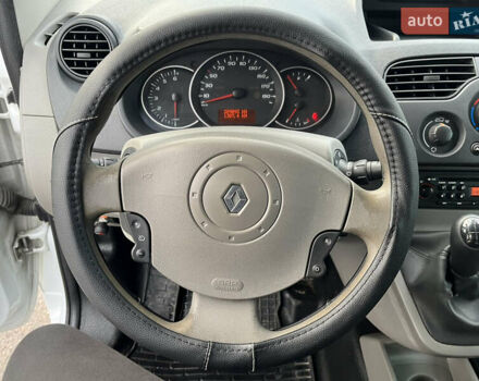 Белый Рено Кенгу, объемом двигателя 1.46 л и пробегом 290 тыс. км за 5999 $, фото 18 на Automoto.ua