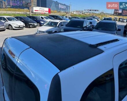 Белый Рено Кенгу, объемом двигателя 1.5 л и пробегом 301 тыс. км за 6290 $, фото 26 на Automoto.ua