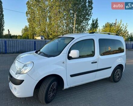 Белый Рено Кенгу, объемом двигателя 1.46 л и пробегом 206 тыс. км за 6599 $, фото 3 на Automoto.ua