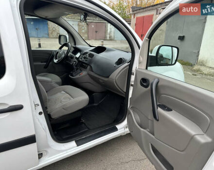 Белый Рено Кенгу, объемом двигателя 1.5 л и пробегом 175 тыс. км за 6500 $, фото 15 на Automoto.ua