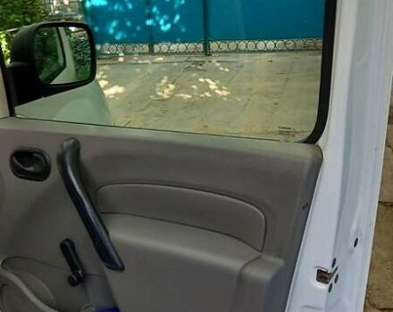 Белый Рено Кенгу, объемом двигателя 1.5 л и пробегом 325 тыс. км за 4000 $, фото 10 на Automoto.ua