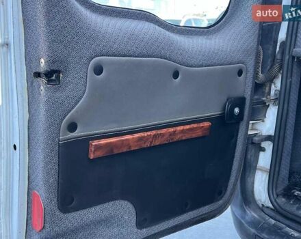 Белый Рено Кенгу, объемом двигателя 1.5 л и пробегом 301 тыс. км за 6290 $, фото 35 на Automoto.ua