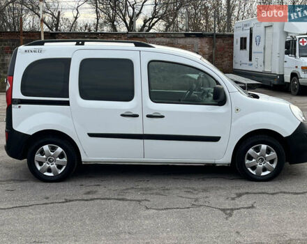 Белый Рено Кенгу, объемом двигателя 1.46 л и пробегом 290 тыс. км за 5999 $, фото 4 на Automoto.ua