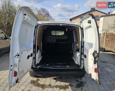 Белый Рено Кенгу, объемом двигателя 1.5 л и пробегом 320 тыс. км за 4700 $, фото 20 на Automoto.ua