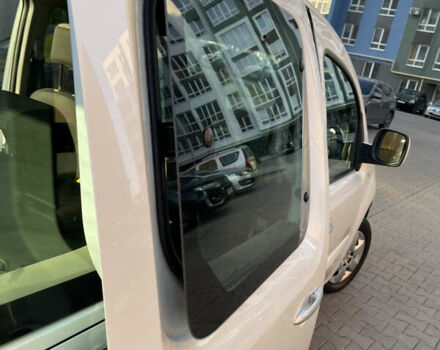 Белый Рено Кенгу, объемом двигателя 1.5 л и пробегом 223 тыс. км за 7450 $, фото 22 на Automoto.ua