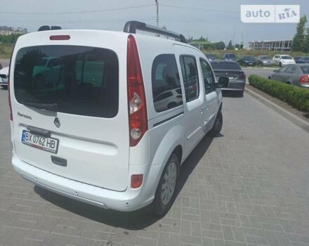 Белый Рено Кенгу, объемом двигателя 1.6 л и пробегом 228 тыс. км за 6700 $, фото 3 на Automoto.ua