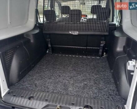 Белый Рено Кенгу, объемом двигателя 1.5 л и пробегом 180 тыс. км за 8999 $, фото 11 на Automoto.ua