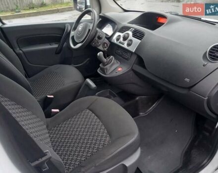 Белый Рено Кенгу, объемом двигателя 1.5 л и пробегом 180 тыс. км за 8999 $, фото 14 на Automoto.ua