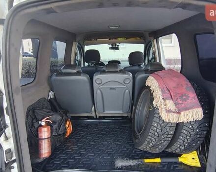 Белый Рено Кенгу, объемом двигателя 1.5 л и пробегом 286 тыс. км за 6000 $, фото 15 на Automoto.ua