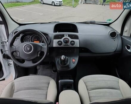 Белый Рено Кенгу, объемом двигателя 1.5 л и пробегом 195 тыс. км за 7929 $, фото 41 на Automoto.ua