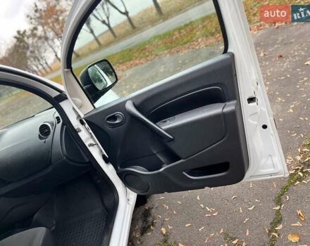 Белый Рено Кенгу, объемом двигателя 1.5 л и пробегом 288 тыс. км за 6350 $, фото 40 на Automoto.ua