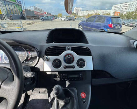 Белый Рено Кенгу, объемом двигателя 1.46 л и пробегом 290 тыс. км за 6999 $, фото 10 на Automoto.ua