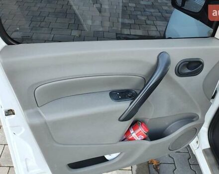 Белый Рено Кенгу, объемом двигателя 1.5 л и пробегом 286 тыс. км за 6000 $, фото 18 на Automoto.ua