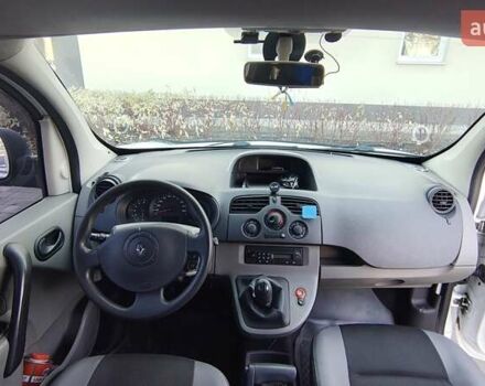 Белый Рено Кенгу, объемом двигателя 1.5 л и пробегом 286 тыс. км за 6000 $, фото 5 на Automoto.ua