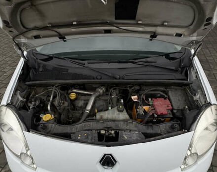 Белый Рено Кенгу, объемом двигателя 1.5 л и пробегом 270 тыс. км за 6499 $, фото 15 на Automoto.ua