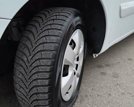 Белый Рено Кенгу, объемом двигателя 1.5 л и пробегом 195 тыс. км за 7929 $, фото 51 на Automoto.ua