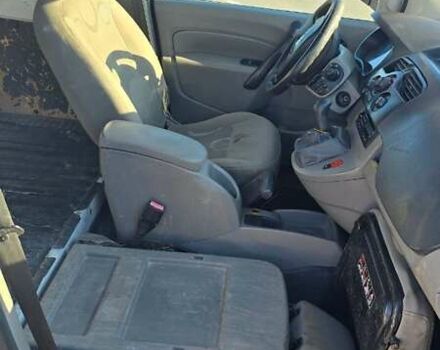 Белый Рено Кенгу, объемом двигателя 1.46 л и пробегом 254 тыс. км за 5200 $, фото 3 на Automoto.ua