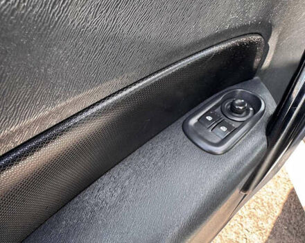 Белый Рено Кенгу, объемом двигателя 1.46 л и пробегом 290 тыс. км за 6999 $, фото 7 на Automoto.ua