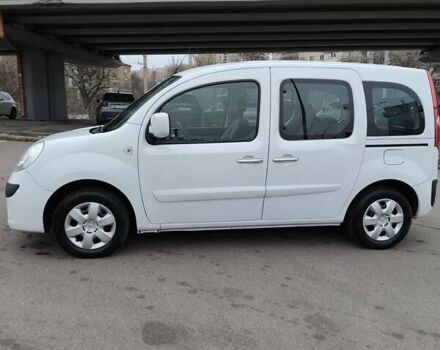 Белый Рено Кенгу, объемом двигателя 1.5 л и пробегом 195 тыс. км за 7929 $, фото 3 на Automoto.ua