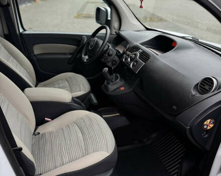 Белый Рено Кенгу, объемом двигателя 1.5 л и пробегом 270 тыс. км за 6499 $, фото 10 на Automoto.ua