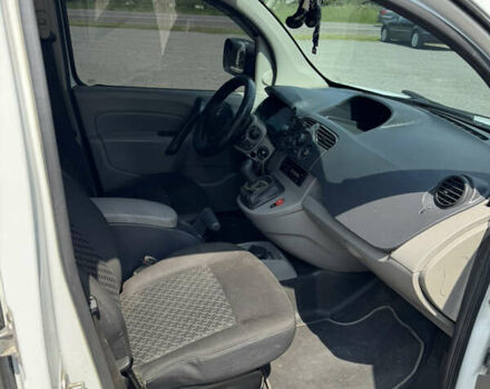 Белый Рено Кенгу, объемом двигателя 1.46 л и пробегом 391 тыс. км за 4300 $, фото 10 на Automoto.ua